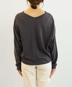 TOQUE 〈大草直子さんアドバイザー〉ロイヤルベビーアルパカ×タンギスコットン 裏毛 Vネックトップス