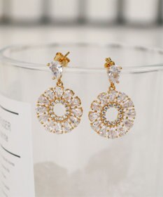 Tiaclasse 【金属アレルギー対応】クリスタルフラワーピアス