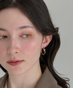 Phoebe スタイリッシュノットフープピアス　ローズゴールド