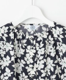J.PRESS LADIES 【洗える】スパンフラワープリント  ボートネック ブラウス