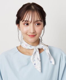 MOONBAT 【シルク100%】フルラ (FURLA) 小花柄 シルクプリントスカーフ 58cm×58cm