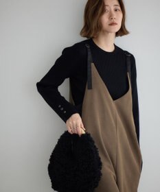 YECCA VECCA 袖釦クルーネックリブニット