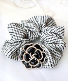 Tiaclasse フラワーパーツ付きシュシュ