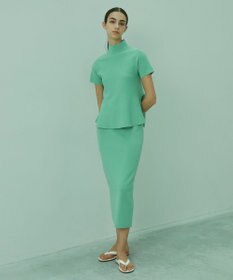 BEIGE， HOLLY / Iラインスカート