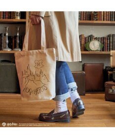 ing <ing>【ハリー・ポッターコラボレーション】刺繍モチーフローファー