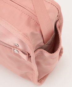 Y'SACCS 撥水ナイロンテープデザインスクエアショルダーバッグ