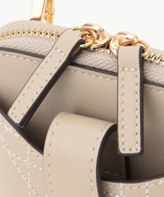 LA BAGAGERIE レザーステッチ　マルチポシェット