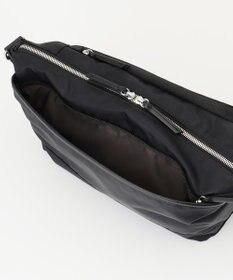 Y'SACCS ナイロン×リサイクルレザー　コンビマルチショルダー