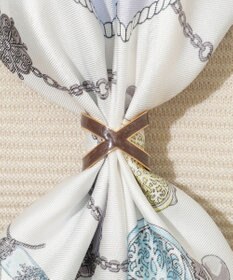 MOONBAT Luna Luce(ルナルーチェ)スカーフリング パール調 Cross Ring お手持ちのスカーフを通すだけ ギフト