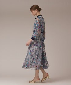 GRACE CONTINENTAL マルチ刺繍フレアワンピース
