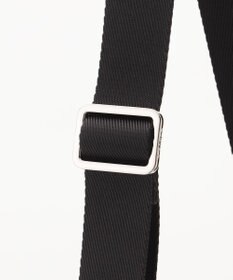 Y'SACCS ストリームラインポシェット