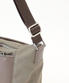 Y'SACCS ナイロン×リサイクルレザー　コンビマルチショルダー