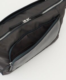 Y'SACCS ナイロン×リサイクルレザー　コンビマルチショルダー