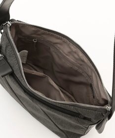 Y'SACCS ストリームラインポシェット