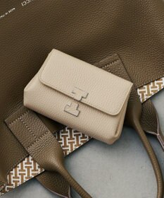 IACUCCI アバ ウォレット CERVO