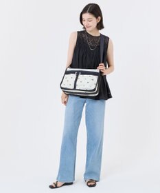 LeSportsac DELUXE EVERYDAY BAG/トリコロールハートエンブロイダリー