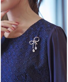 Tiaclasse 【安田美沙子さん着用】キュービックリボンモチーフブローチ