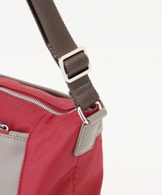 Y'SACCS ナイロン×リサイクルレザー　コンビマルチショルダー