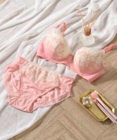 Wing ノンワイヤーブラジャー 【シンクロブラ】 動いてもズレにくい やさしくボリュームメイク MB4017 ウイング／ワコール