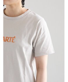Te chichi ウレタン刺繍ロゴスタンダードTシャツ