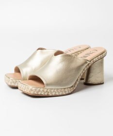 gaimo 【GAIMO/ガイモ】Vカットスクエアヒールサンダル