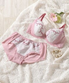 Wing 【エアリーソフトブラ】　ふんわりエアリーな着用感　脇から背中すっきり　ウイング／ワコール　KB2202