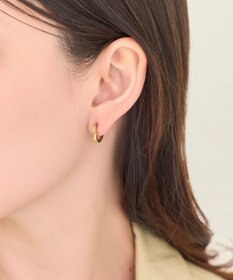 Phoebe 【金属アレルギー対応】ハートフープワンタッチピアス　ゴールド/サージカルステンレス