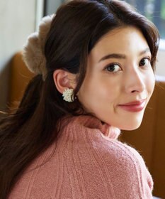 Tiaclasse ビジューパールフラワーピアス