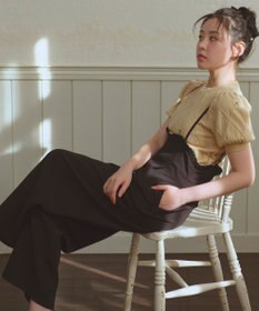 Feroux フリルデザイン・サス付きパンツ