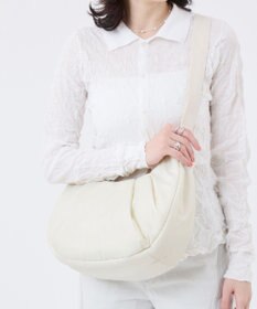 LeSportsac SHEEN LARGE CRESCENT/ホワイトマシュマロ