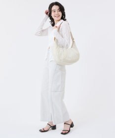 LeSportsac SHEEN LARGE CRESCENT/ホワイトマシュマロ
