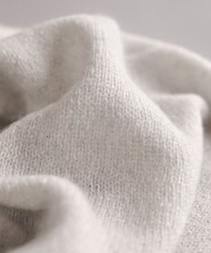 AND WOOL 〈上質な素材と手仕事から生まれた優しいニット〉カシミヤ100%の細巾ストール / マフラー