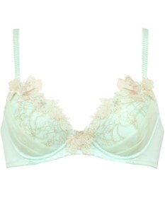 Wing Wing Lesiage　【2720シリーズ】ブラジャー　シアー感のあるラグジュアリーなデザイン　ウイング／ワコール　PB2720