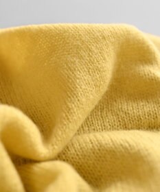AND WOOL 〈上質な素材と手仕事から生まれた優しいニット〉カシミヤ100%の細巾ストール / マフラー