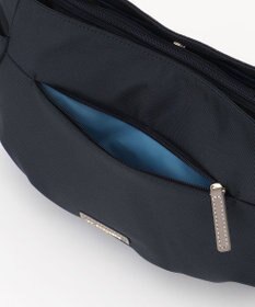 LA BAGAGERIE ポリエステルキャンバス　タックショルダー