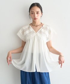 earth music&ecology 【WEB・一部店舗限定】【綿100％】レース＆ピンタックフレンチブラウス