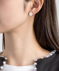 TOCCA LOGO CLOVER STUD PIERCED EARRINGS ピアス