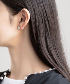 TOCCA LOGO CLOVER STUD PIERCED EARRINGS ピアス