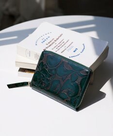 TOPKAPI 【TREASURE TOPKAPI】ローズエンボス ツヤ レザー ラウンドファスナー 二つ折り財布/パスポート対応