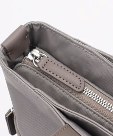 Y'SACCS アシメファスナーポケットリュック