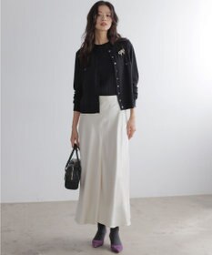 組曲 【WEB限定】サテンナロー スカート