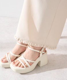 earth music&ecology ミニフリルフロントジップロンパース