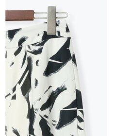 Te chichi 【2026年3月InRed掲載波瑠さん着用】ペイントパターンナロースカート