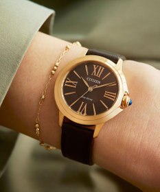 CITIZEN 【電池交換不要 光発電エコ・ドライブ】、包み込むような 曲線とボリューム感が魅力の高級感ある腕時計