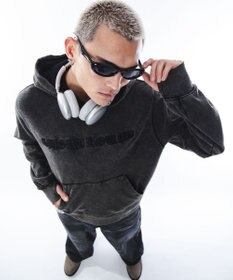 WEGO 【ユニセックス着用ITEM】コンパクトフィットロゴプルパーカー