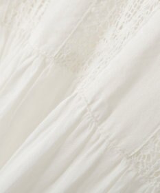 earth music&ecology 【WEB・一部店舗限定】【綿100％】レース＆ピンタックフレンチブラウス
