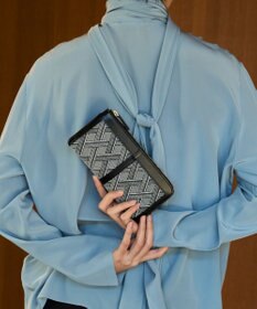 MIYABIYA LAQUOHクロス柄ジャガード財布