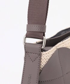 Y'SACCS サークルパッチショルダーバッグ