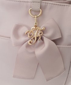 Maison de FLEUR 撥水加工リボンチャームマルチポケットトートS