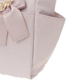 Maison de FLEUR 撥水加工リボンチャームマルチポケットトートS